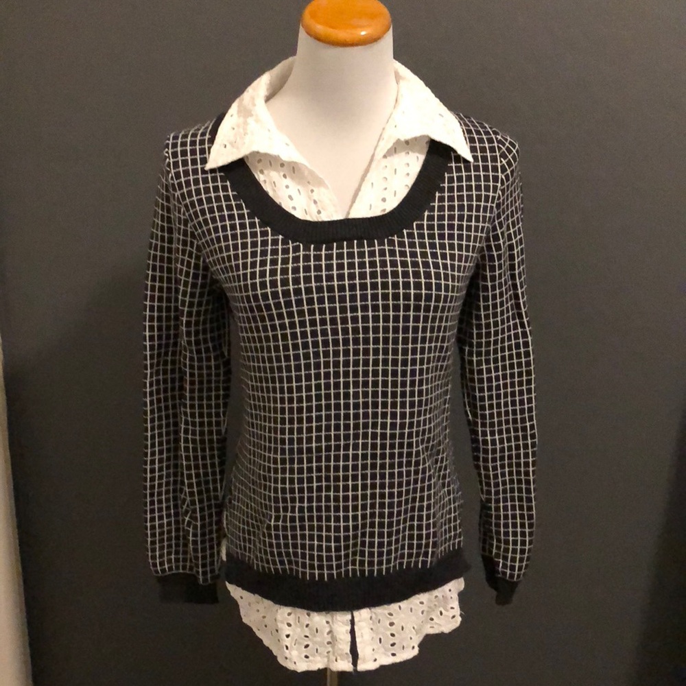 Bellidini gray and white sweater size medium